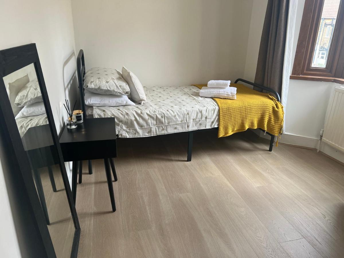 The Leyton Oasis Hotell London Exteriör bild
